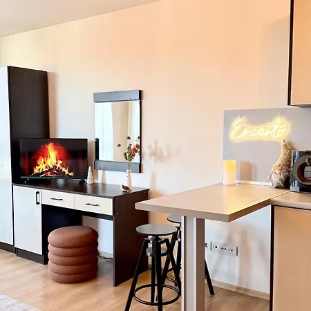 Encanto Cozy With Balcony And Stunning Mountain & Town View 아파트