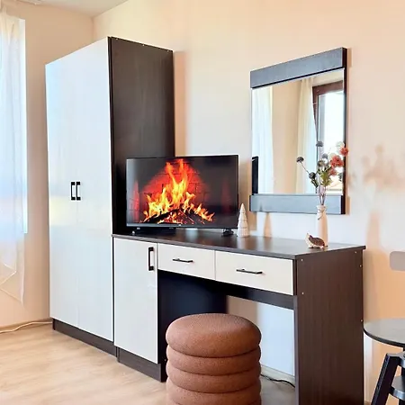 Encanto Cozy With Balcony And Stunning Mountain & Town View 아파트