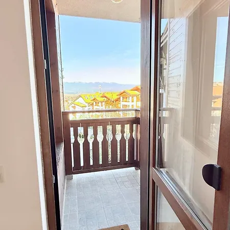 아파트 Encanto Cozy With Balcony And Stunning Mountain & Town View 반스코